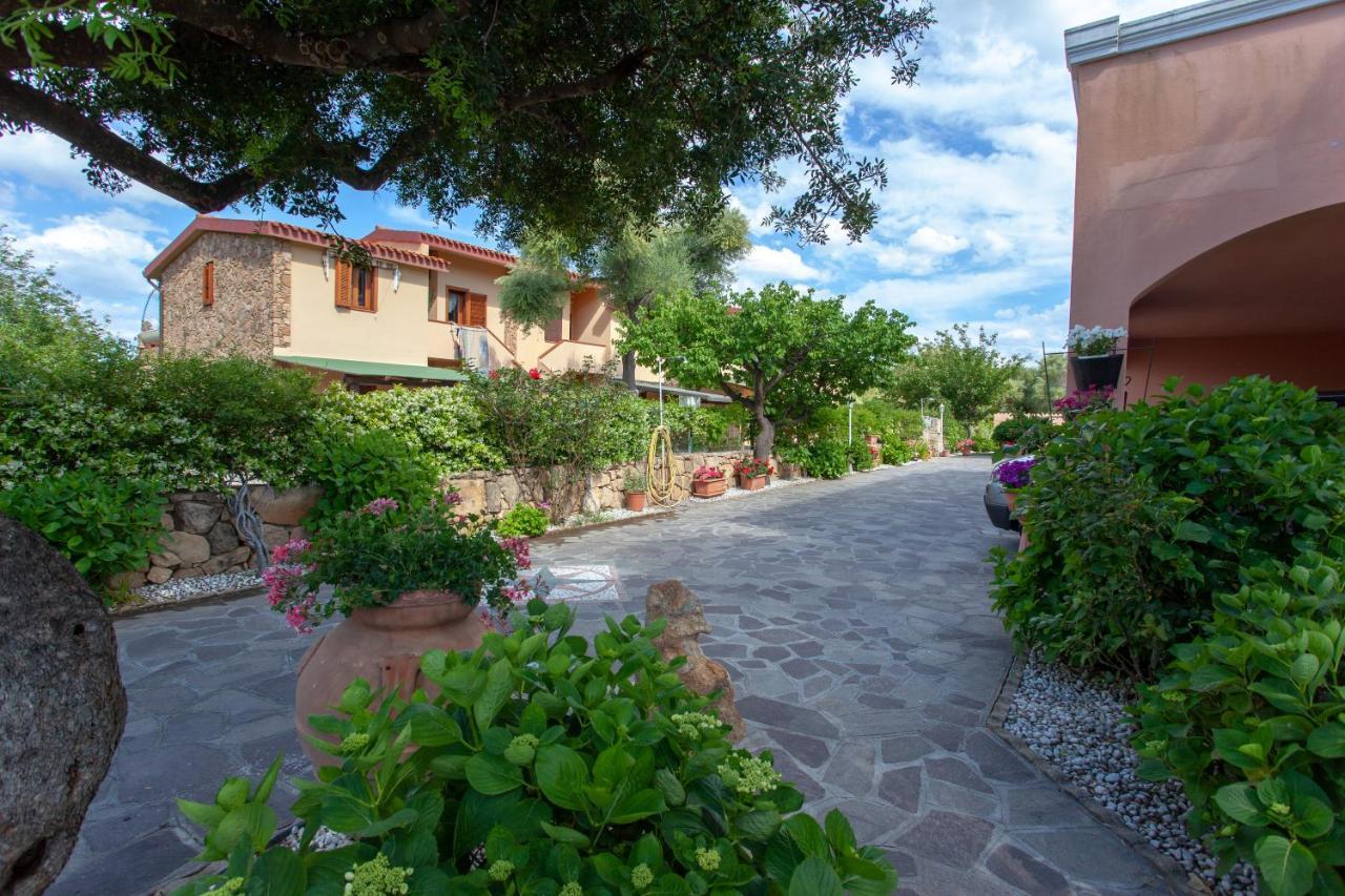 Residence Le Colonnine San Teodoro  Exterior photo