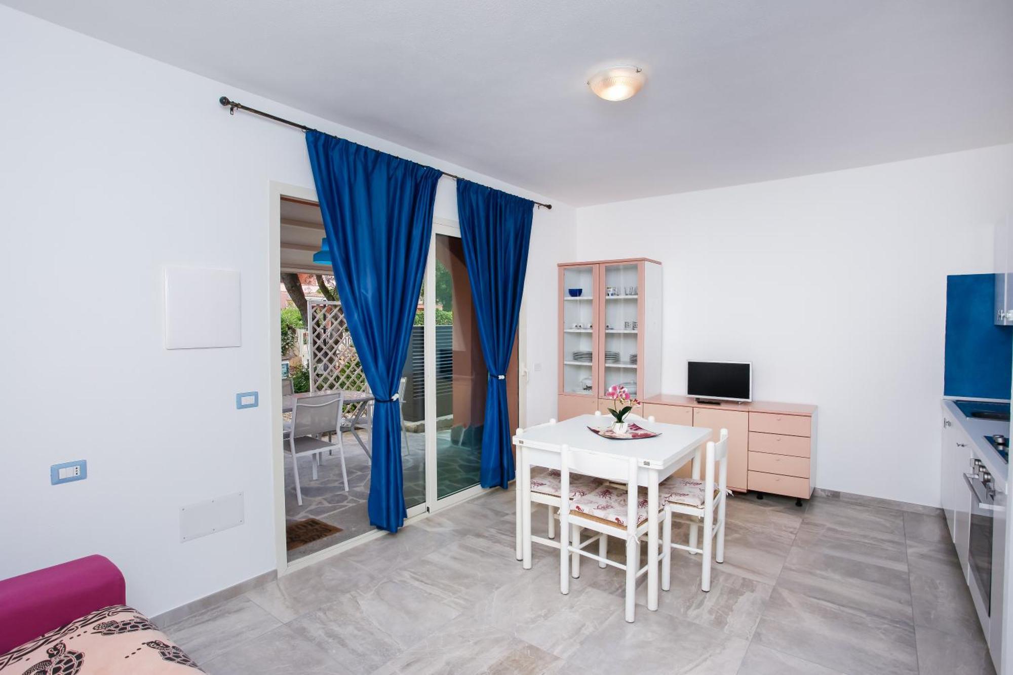Residence Le Colonnine San Teodoro  Exterior photo